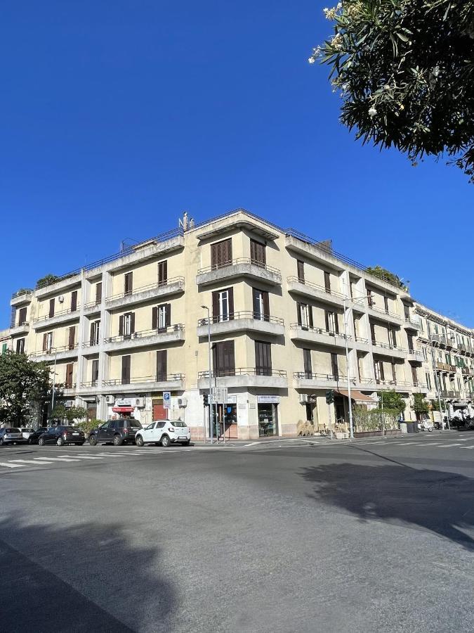 Isola - Smart Aparthotel Messina Esterno foto