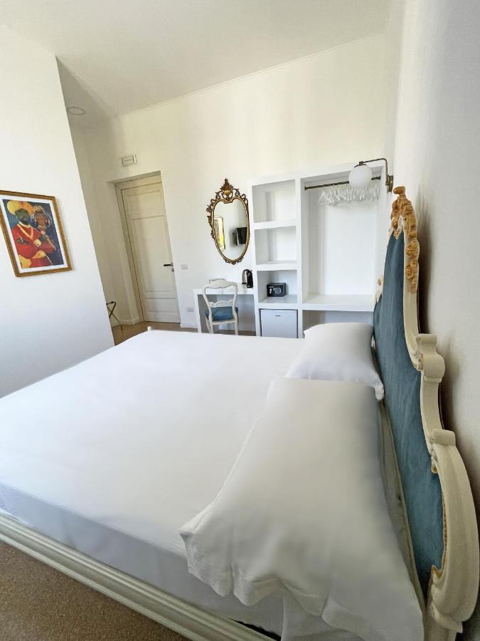 Isola - Smart Aparthotel Messina Esterno foto